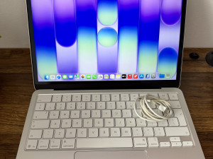 MACBOOK NEO 8/256 AKTIVIRAN 02.07.2026 BAT 100% GARANCIJA 7/2027