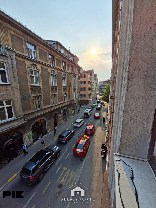Šestosoban Stan 143m2 - Centar Marijin Dvor - Valtera Perića