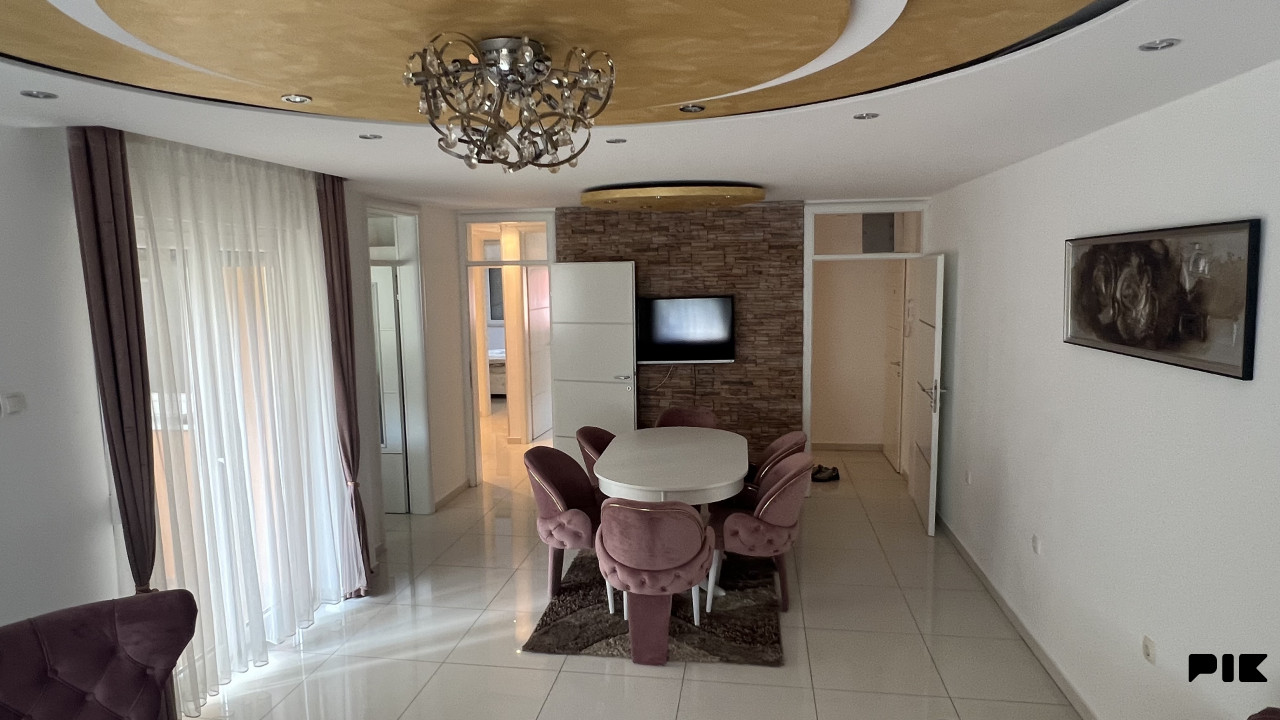 NA PRODAJU STAN PECANI B2 87M2 PRIZEMLJE RENOVIRAN