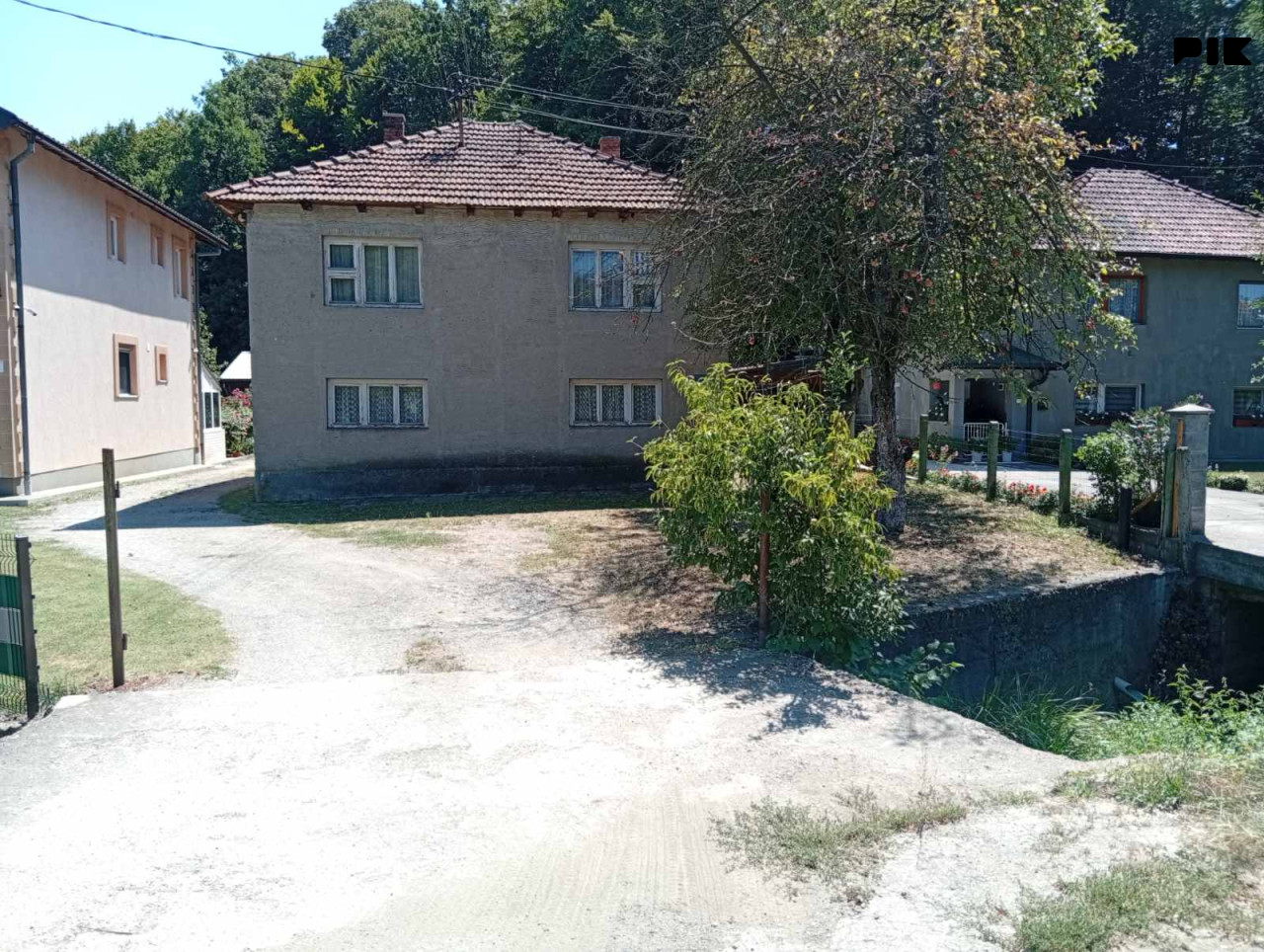 Kuća i zrmmlja Devetak 150m2