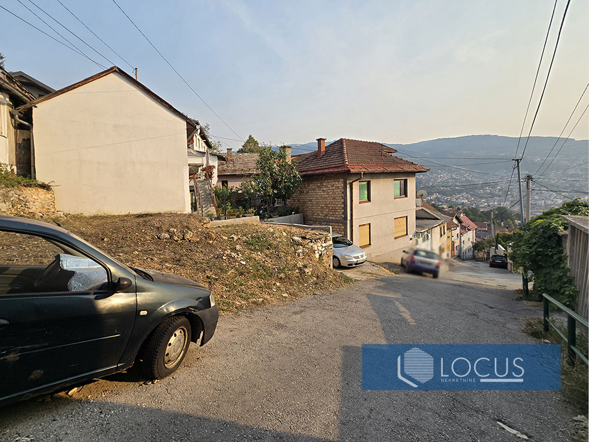 LOCUS: Parcela, Bakije Sokak, Vratnik 4