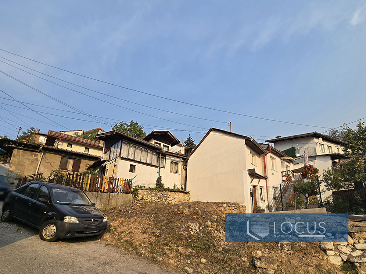 LOCUS: Parcela, Bakije Sokak, Vratnik 5