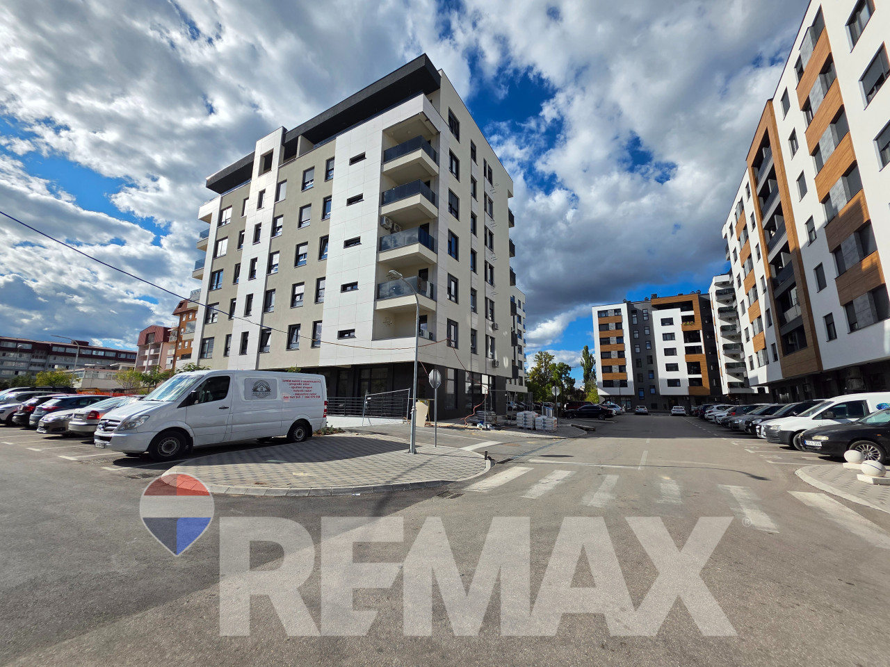 Poslovni prostor 102.69m2, prizemlje, novogradnja, kod Stepa bara