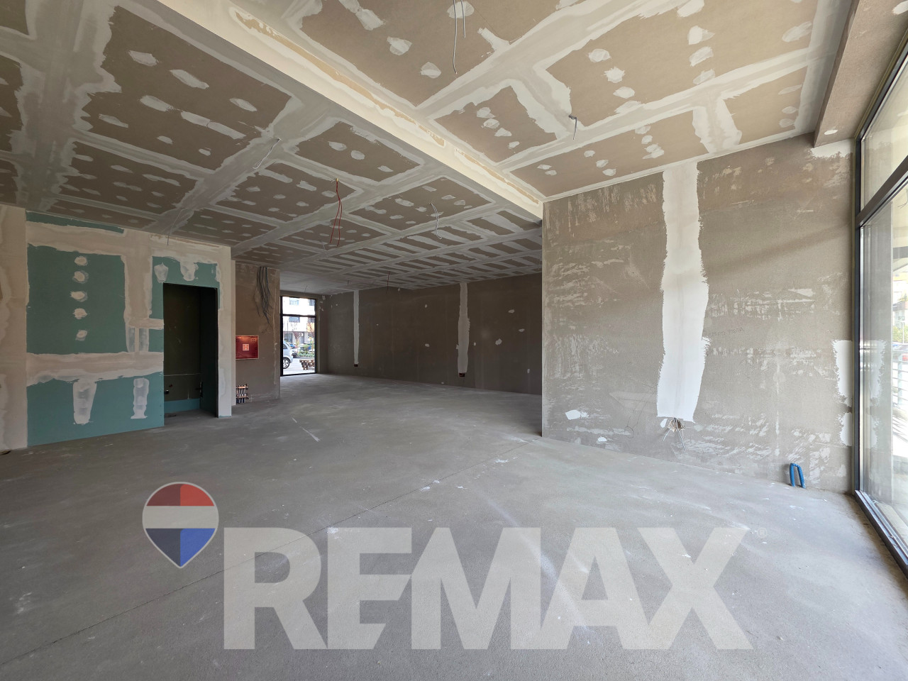Poslovni prostor 102.69m2, prizemlje, novogradnja, kod Stepa bara 7