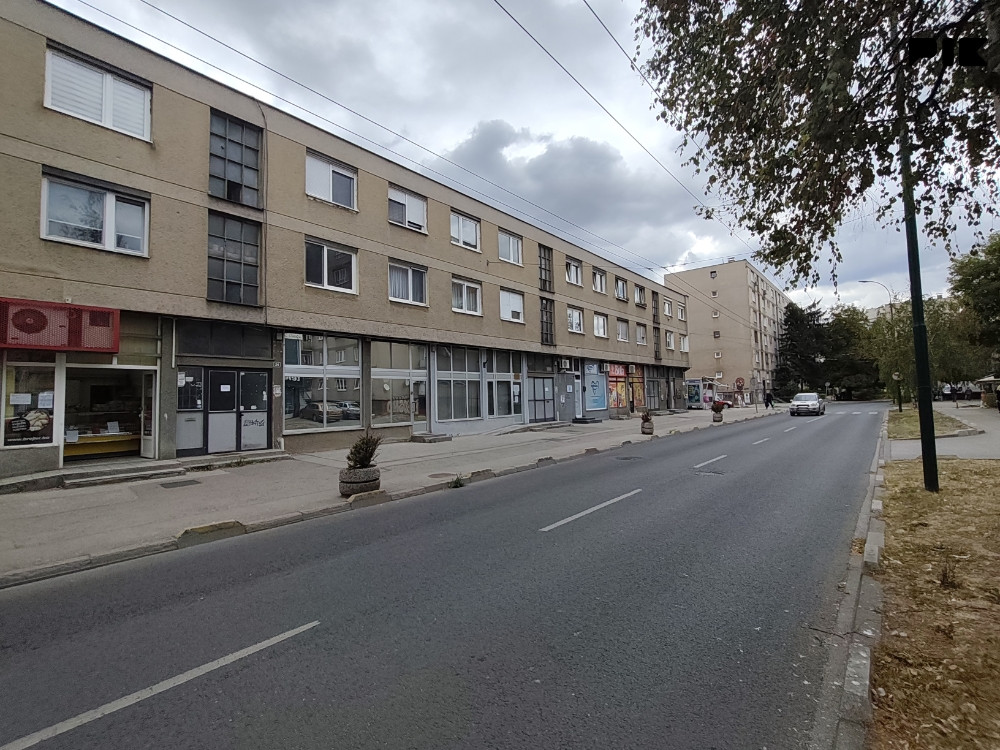 Trosoban stan Cengic Vila 2 / Gradacacka ulica / 1. Sprat