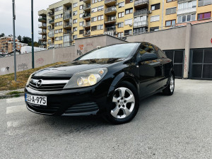 Opel Astra GTC 1.7 DCI 74 KW 2006 Godina -EXTRA-