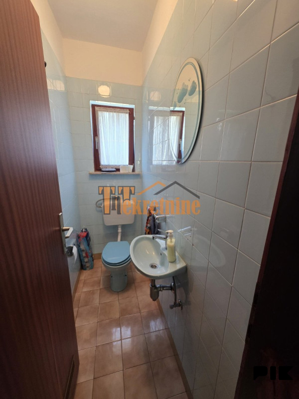 Stambeni objekat 143m2 na placu od 4908m2 - Trn 7