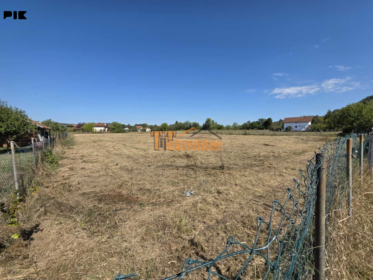 Stambeni objekat 143m2 na placu od 4908m2 - Trn 11