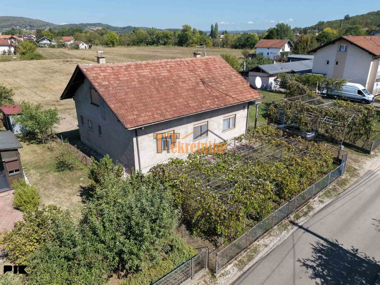 Stambeni objekat 143m2 na placu od 4908m2 - Trn 14