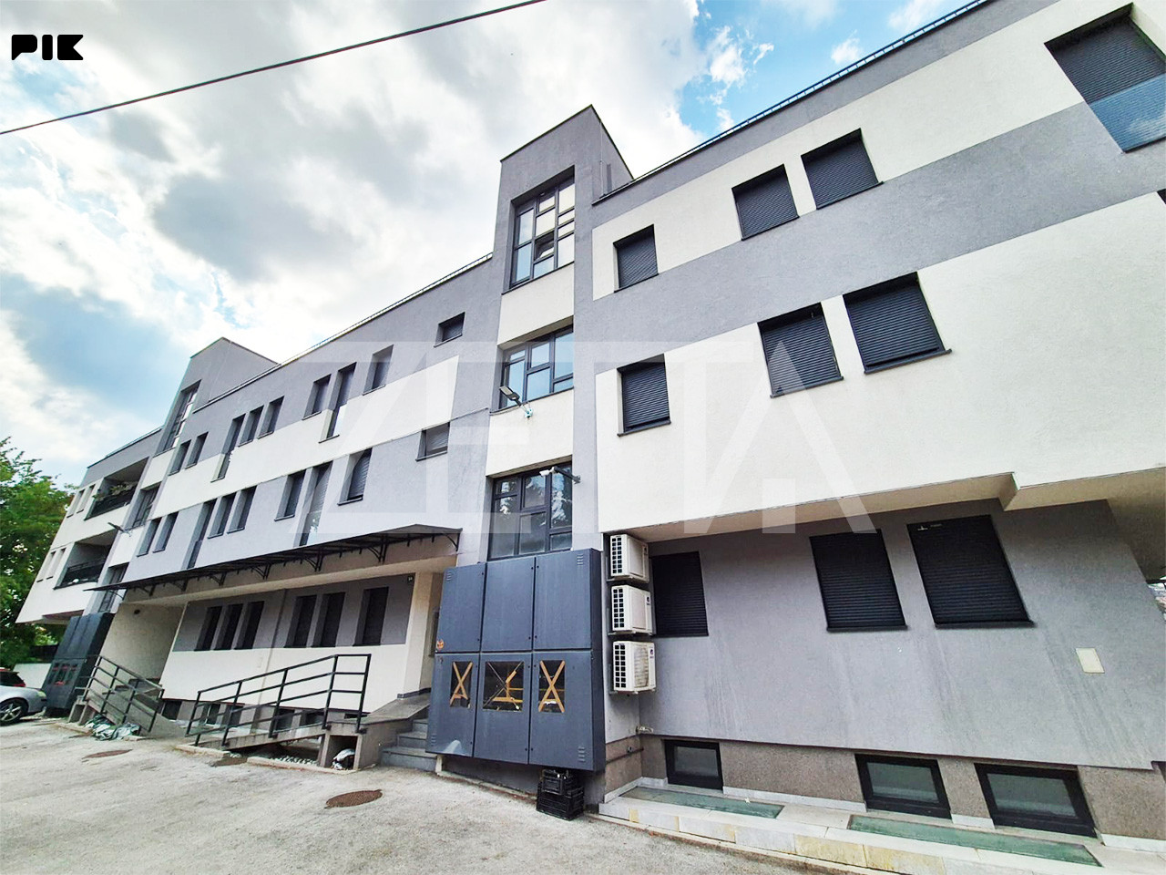 Četverosoban stan sa garažom, Centar - ZettaNekretnine