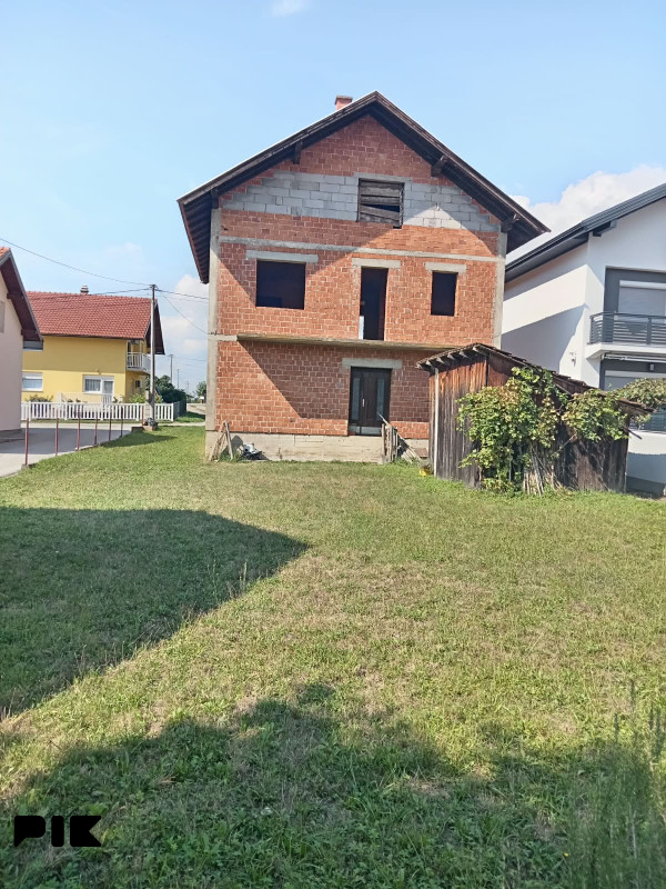KUĆE PRIJEDOR / KUĆA U PRIJEDORU / PRODAJEM KUĆU U PRIJEDORU 2