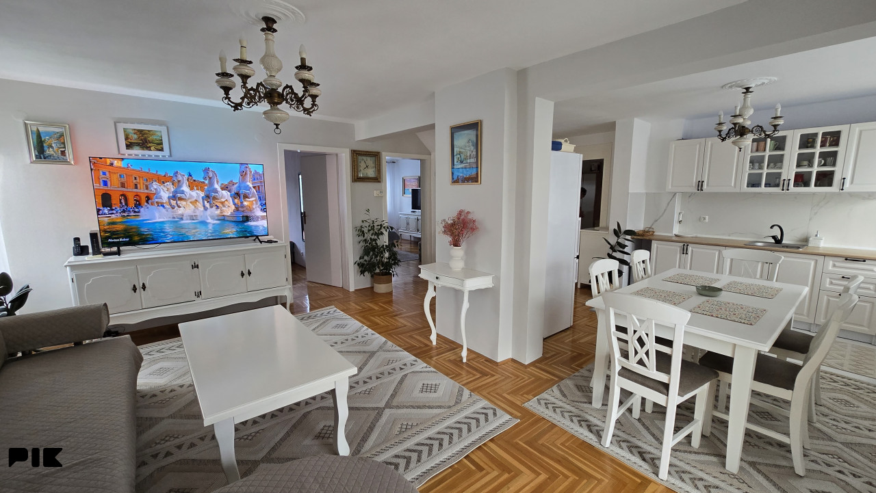 Dvoetažni stan Ilidža 140m2 2