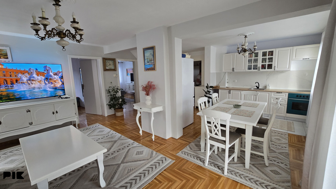 Dvoetažni stan Ilidža 140m2 4