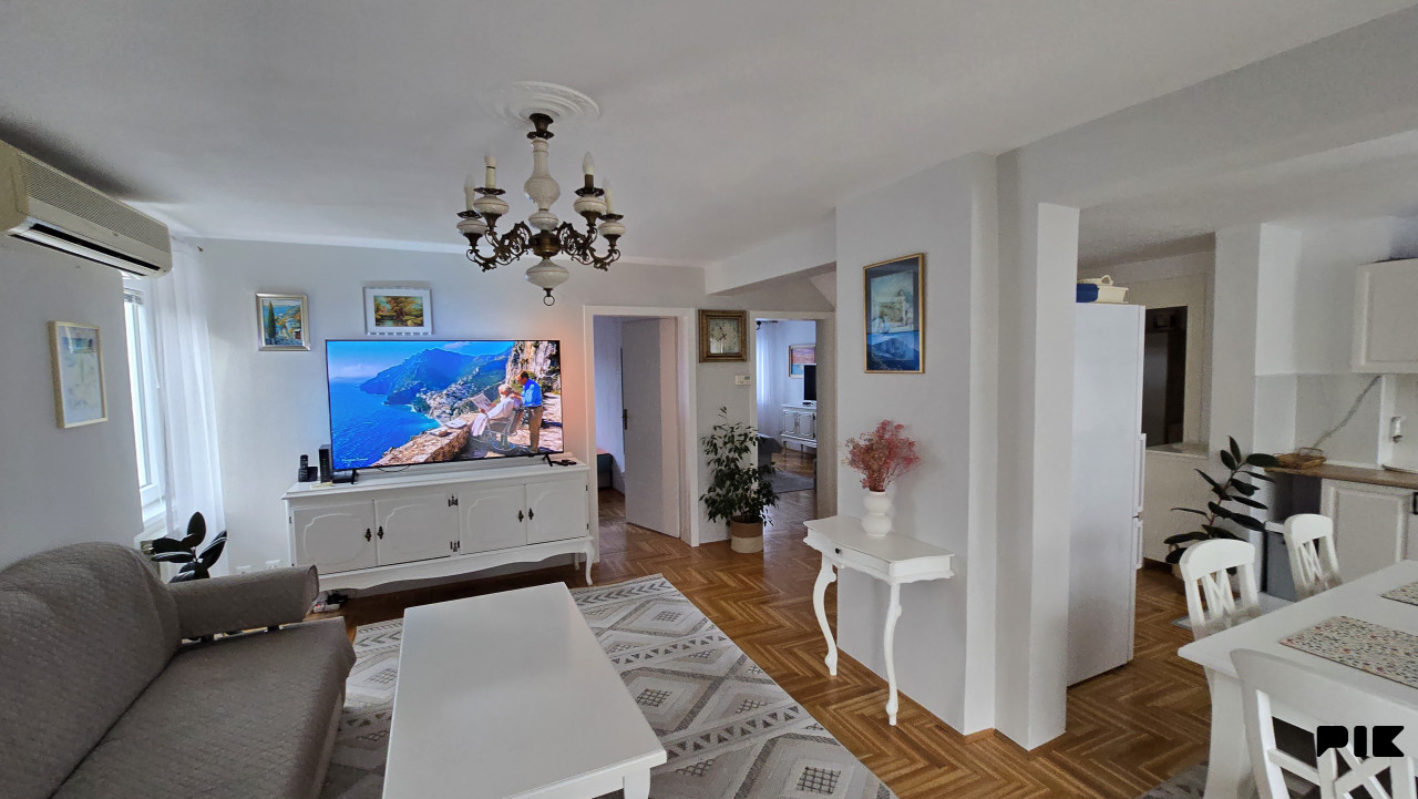 Dvoetažni stan Ilidža 140m2