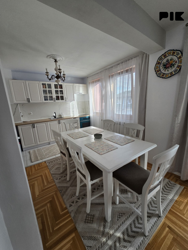 Dvoetažni stan Ilidža 140m2 7