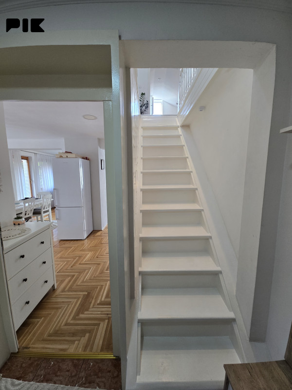 Dvoetažni stan Ilidža 140m2 18