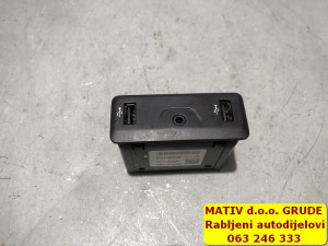 AUX USB port priključak Renault Megane 4 2017 280236599R