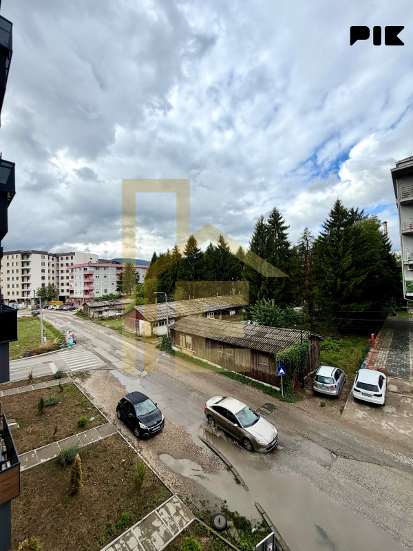 Iznajmljujemo trosoban stan sa garažom, naselje Ada 24