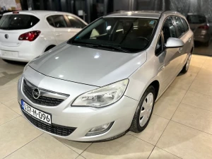OPEL ASTRA 1.3 CDTI ST, 2012 GOD, REGISTROVANA, KLIMA