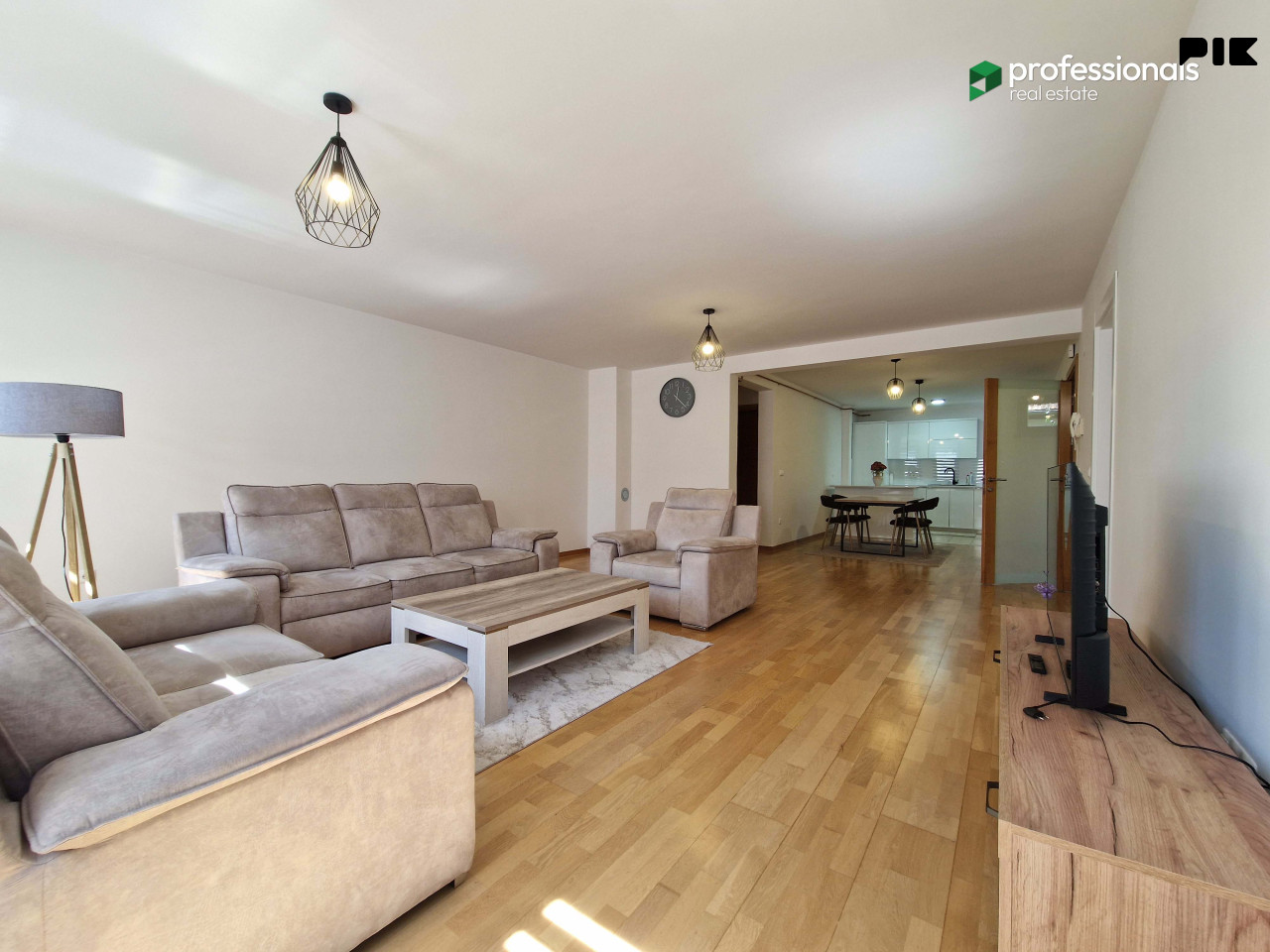 Dvoetažni stan sa garažom Stari Grad Sarajevo 150 m2 2
