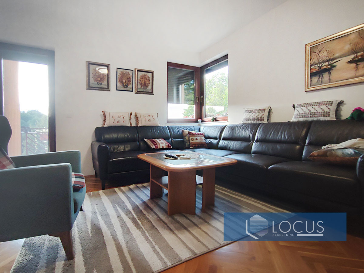 LOCUS: Kuća sa uređenim dvorištem, Rakovica, Ilidža 4