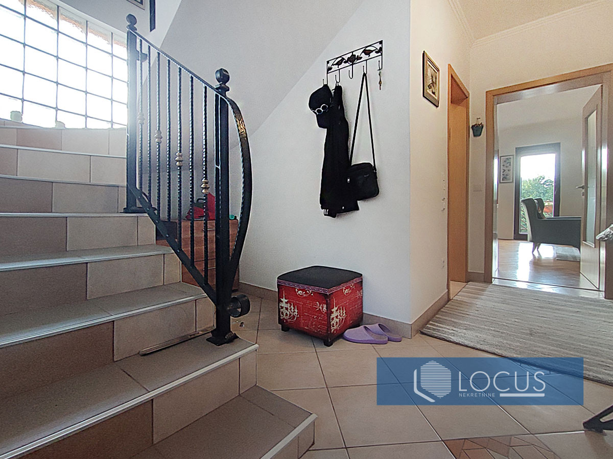 LOCUS: Kuća sa uređenim dvorištem, Rakovica, Ilidža 11