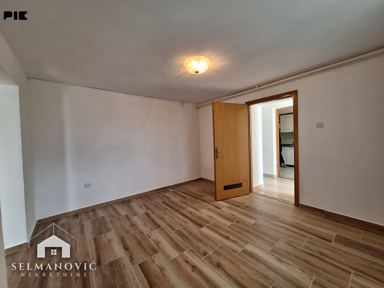 Kuća na 3 etaže 95m2 (220m2) - Kalemova - Centar Marijin Dvor 14