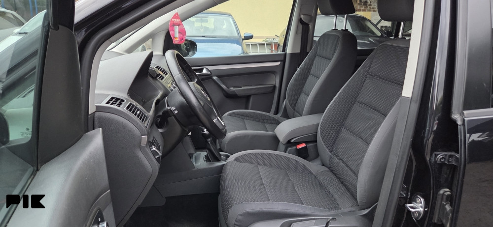Volkswagen Touran 2011 godina 1.6 tdi 77kw. - slika 11