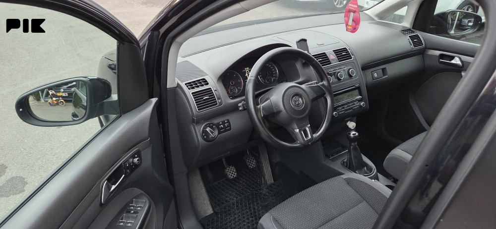 Volkswagen Touran 2011 godina 1.6 tdi 77kw. - slika 12