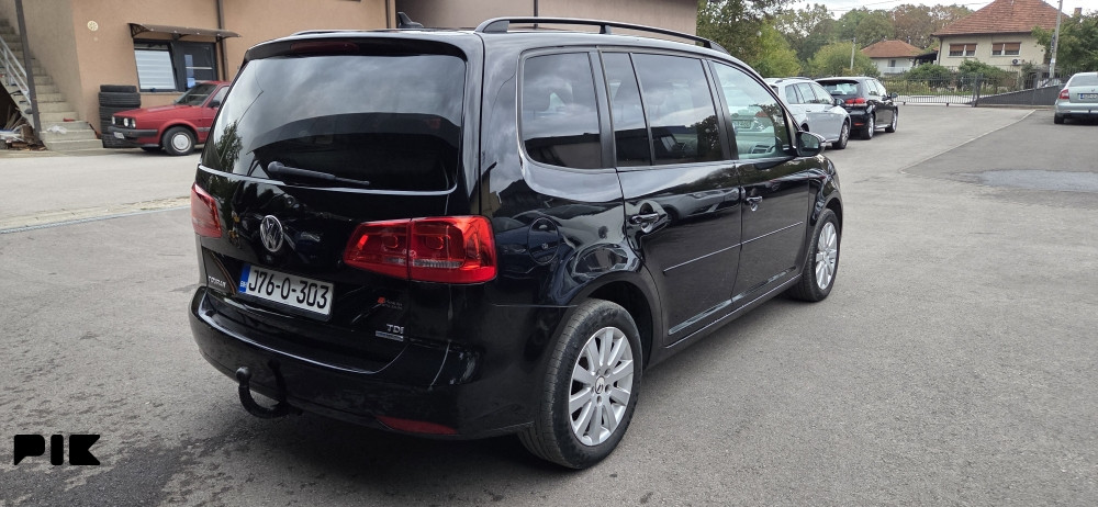 Volkswagen Touran 2011 godina 1.6 tdi 77kw. - slika 13