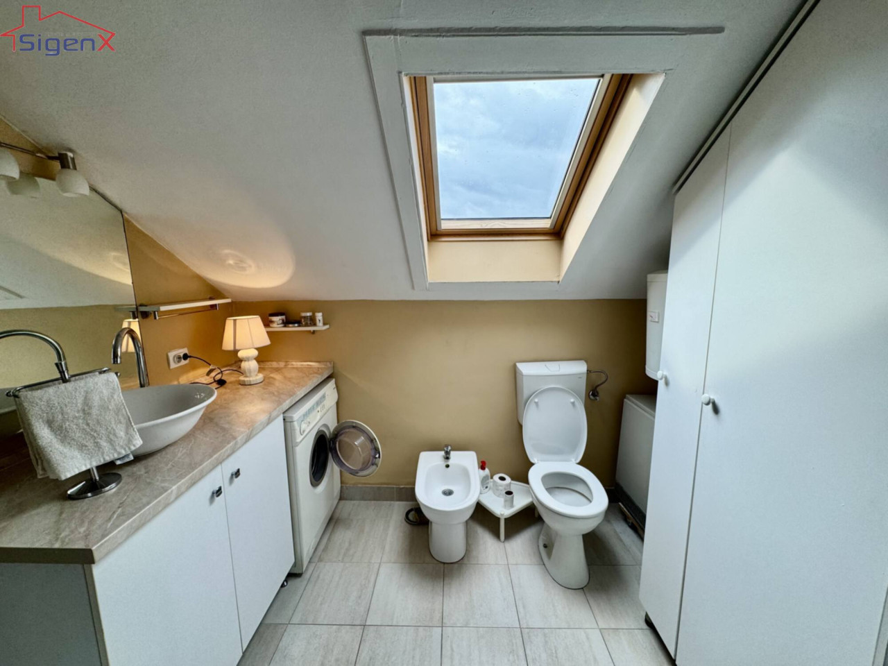 TROSOBAN STAN/CENTAR/MARIJIN DVOR/83m2/BALKON/USELJIVO/5.sprat 9