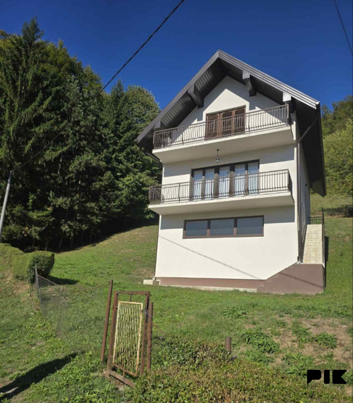 Kuća i okućnica,Ćevanuše, Bos. Otoka