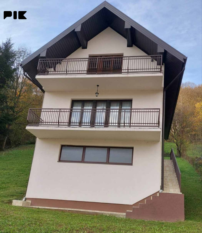 Kuća i okućnica,Ćevanuše, Bos. Otoka 2