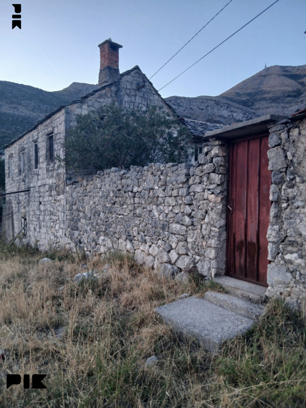 Zemljište Trebinje 2200m2