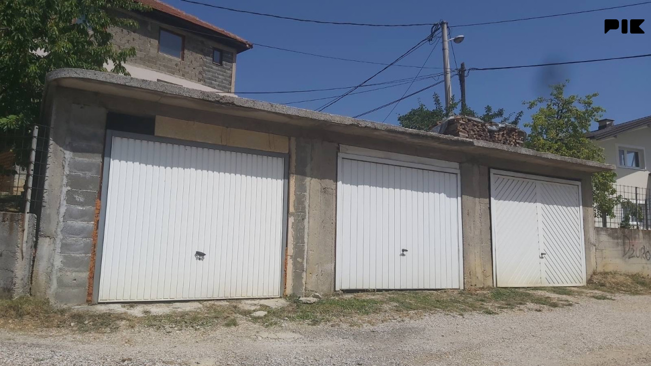 HITNO Kuca 3 garaze, Brijesce - 250000 KM 3