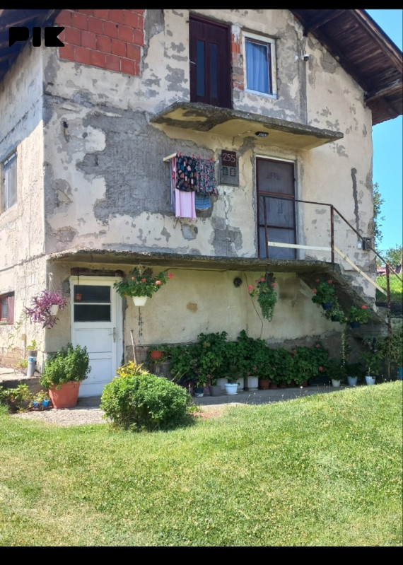 Prodajem kucu Miljkovac Doboj 2