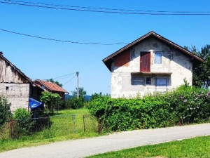 Kuća, 56 m², Doboj