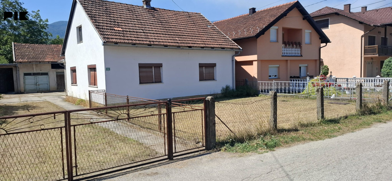 Prizemna kuća na parceli 1016 m2; Bihać-Žegar 3