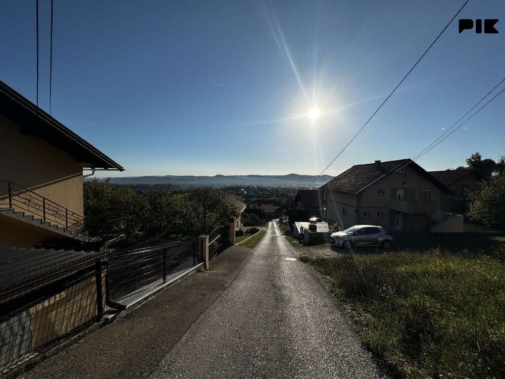 Prodajem plac sa gradjevinskom dozvolom u Banjaluci 2
