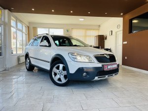 ŠKODA OCTAVIA SCOUT 2.0 TDI *4X4* XENON* AUTOMATIK*