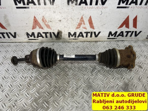 Poluosovina DESNA Audi A6 4G 3,0 TDI allroad 2016 4G04