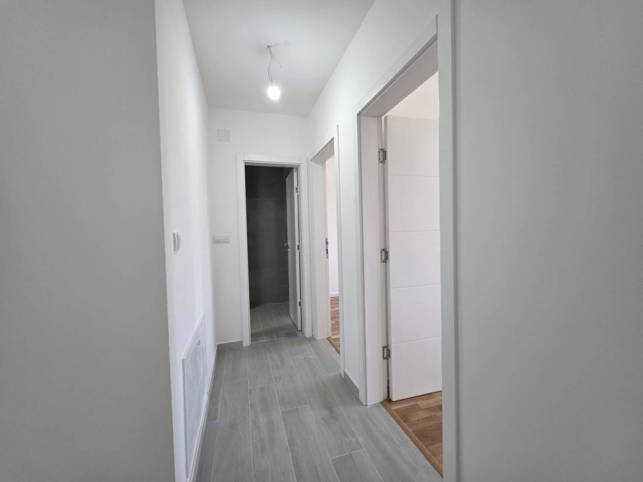Novogradnja stan sa 3 spavaće sobe Nova Dobrinja Istočno Sarajevo 11