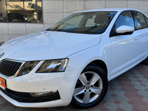 ŠKODA Octavia 1.6 TDi "STYLE" LED Keyless PDC Limuzina Facelift