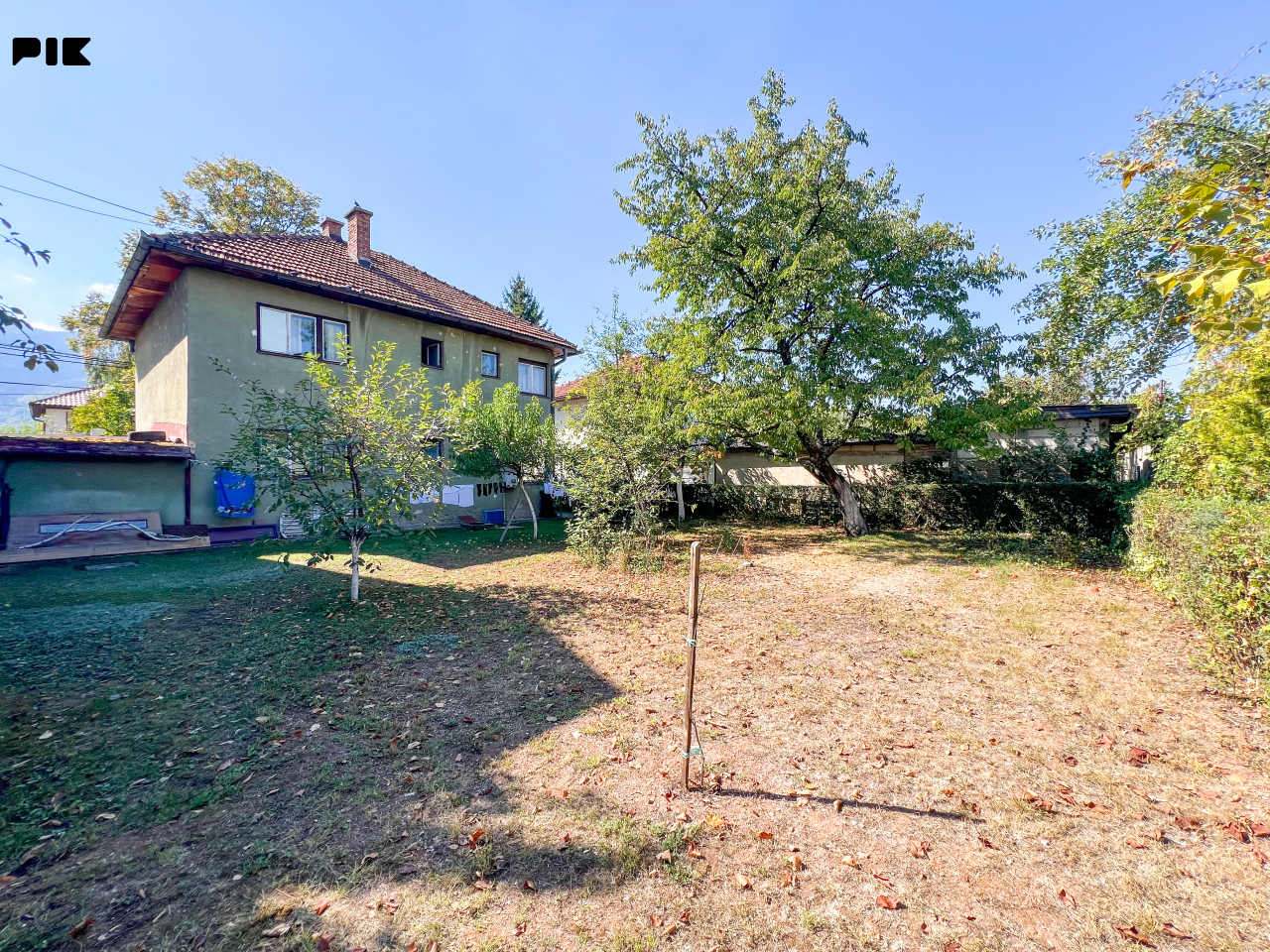 Kuća Sokolović Kolonija 180m2 na dvije etaže i vrt 400m2 Ilidža 8