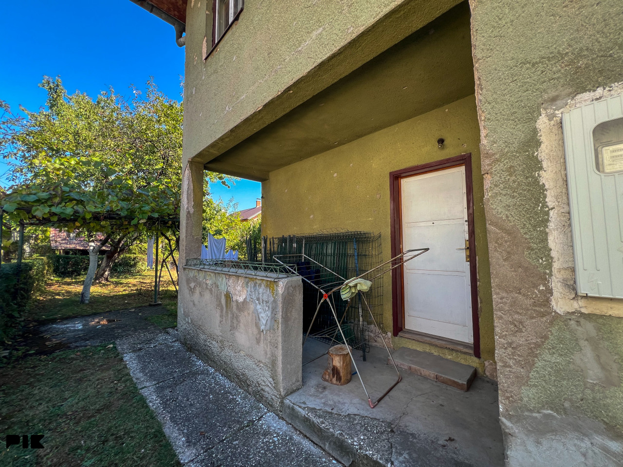 Kuća Sokolović Kolonija 180m2 na dvije etaže i vrt 400m2 Ilidža 11