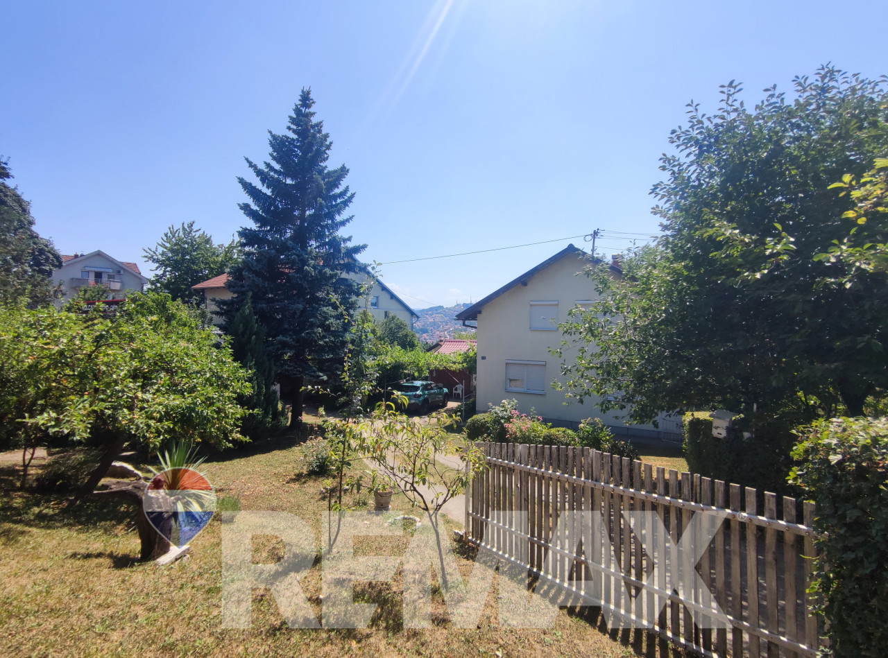 Kuća 150m2, Paprikovac kod UKC-a, plac 928m2 2