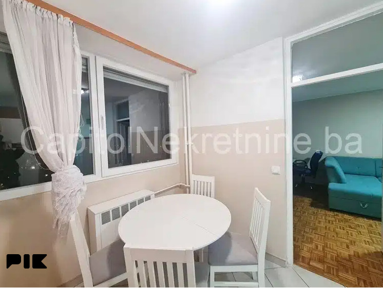 Dvosoban namješten stan, Dolac Malta 7