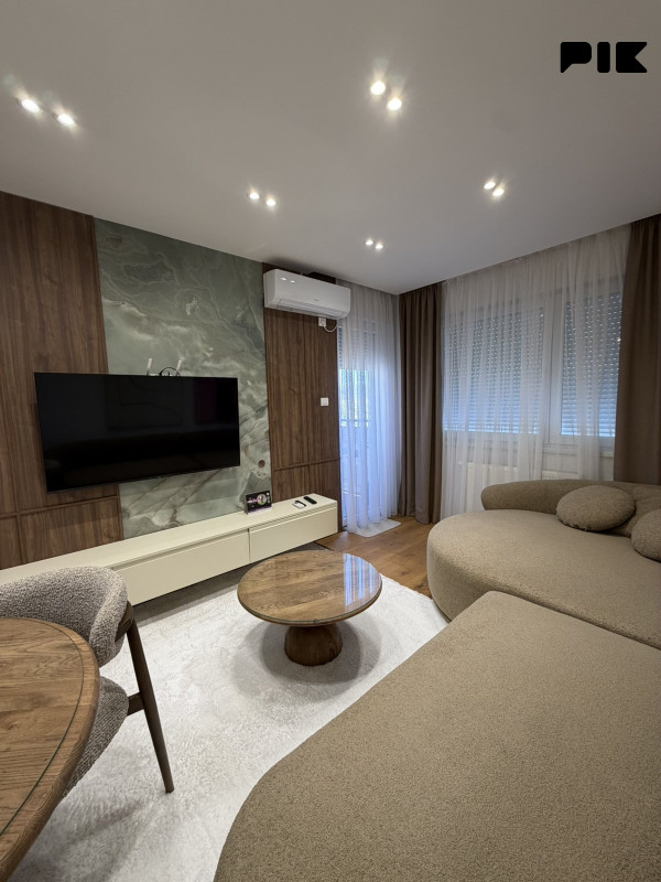Dvosoban stan 39m2 sa parkingom- Lazarevo kod hotela INN