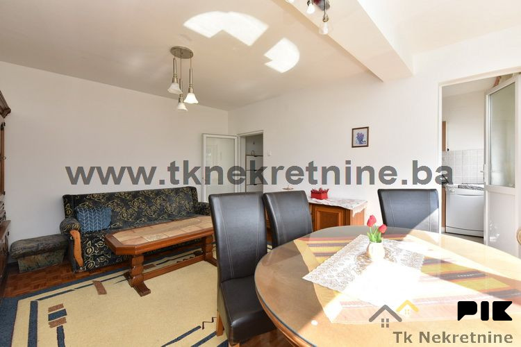 Renoviran dvosoban stan 52 m2, 3. sprat, ulica Armije RBiH 3