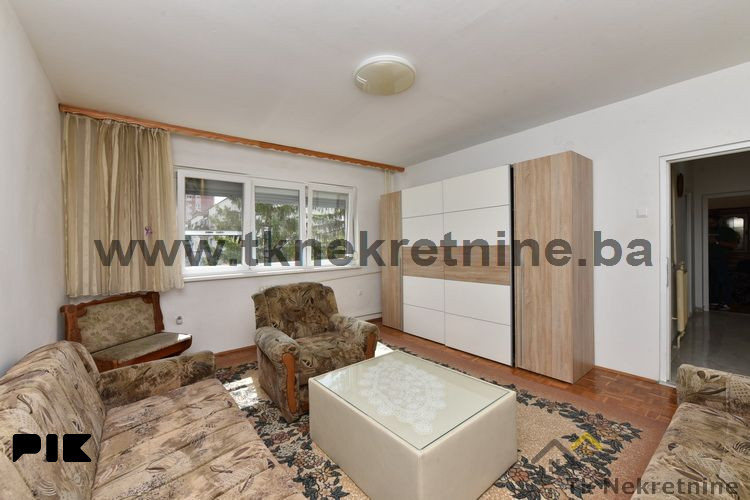 Renoviran dvosoban stan 52 m2, 3. sprat, ulica Armije RBiH 5